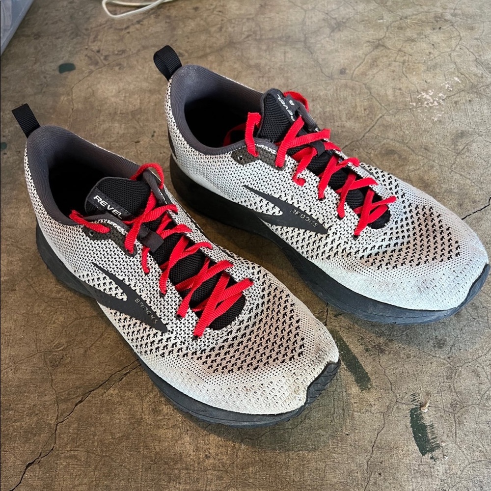 Brooks Revel 4